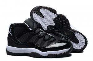 Air Jordan 11 Retro Tuxedo Black White