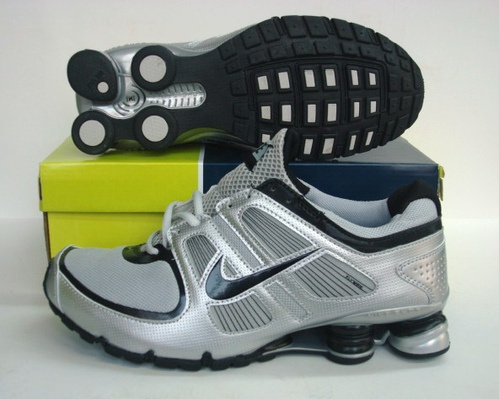 Sportive Nike Shox R5 Silver Black Running Shoes