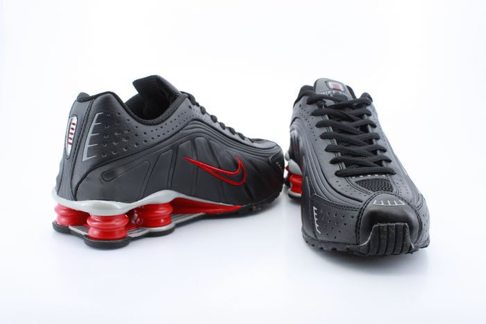 Real Shox R4 Shoes Black Red
