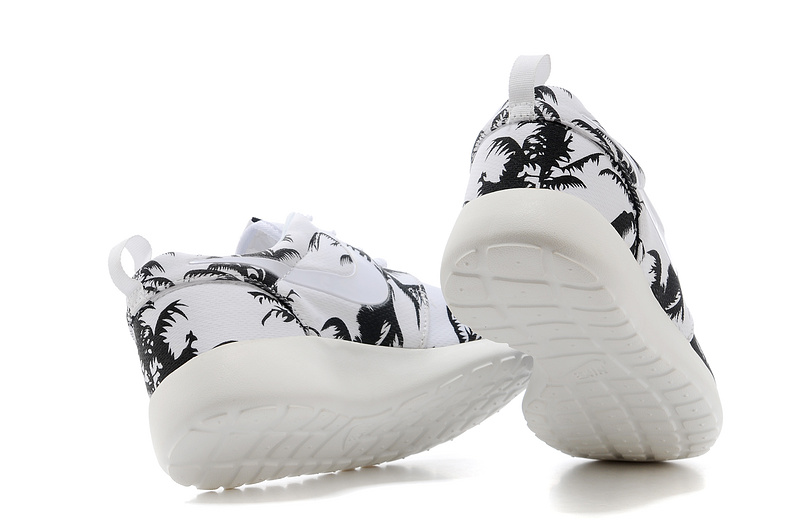 Nike WMNS Roshe Run Tung Tree Colorways Shoes