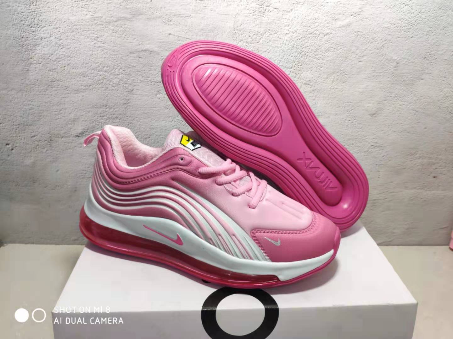 Women Nike Air Max 720 Shoes